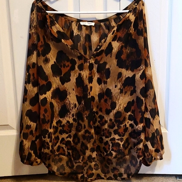 Tops - C3: large- leopard print long sleeve blouse